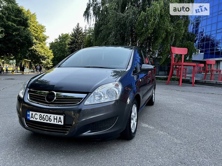 Opel Zafira Tourer 2009  випуску Дніпро з двигуном 1.6 л бензин мінівен механіка за 6800 долл. 