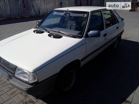 Renault 11 1987  випуску Івано-Франківськ з двигуном 1.4 л бензин хэтчбек  за 850 долл. 