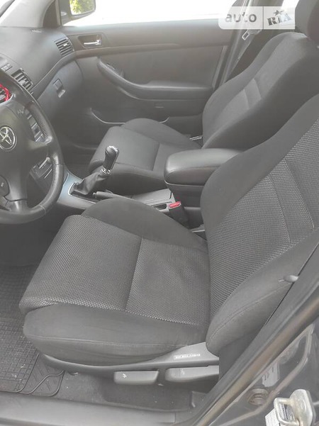 Toyota Avensis 2004  випуску Київ з двигуном 0 л бензин універсал механіка за 4900 долл. 