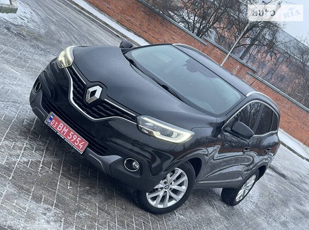 Renault Kadjar 2016  випуску Львів з двигуном 1.6 л дизель позашляховик механіка за 18599 долл. 