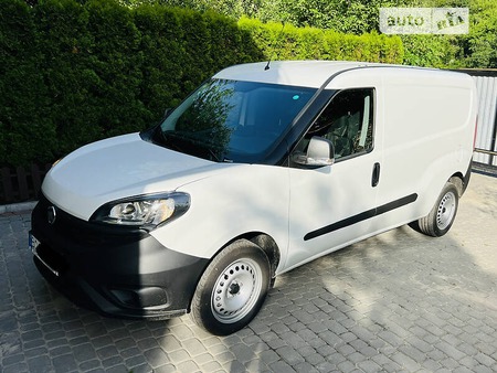 Fiat Doblo 2021  випуску Львів з двигуном 1.4 л бензин мінівен механіка за 14800 долл. 