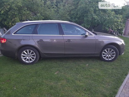 Audi A4 Limousine 2012  випуску Львів з двигуном 2 л дизель універсал механіка за 13300 долл. 