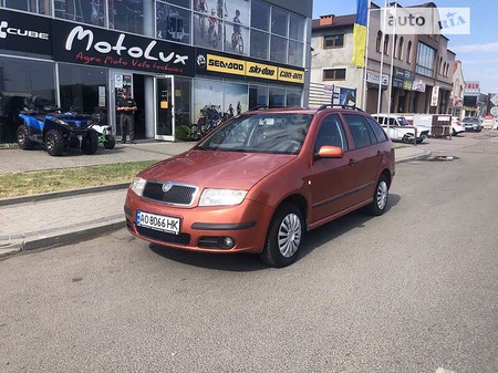 Skoda Fabia 2006  випуску Ужгород з двигуном 0 л бензин універсал механіка за 3850 долл. 