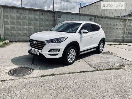 Hyundai Tucson 2019  випуску Київ з двигуном 0 л бензин позашляховик автомат за 23550 долл. 