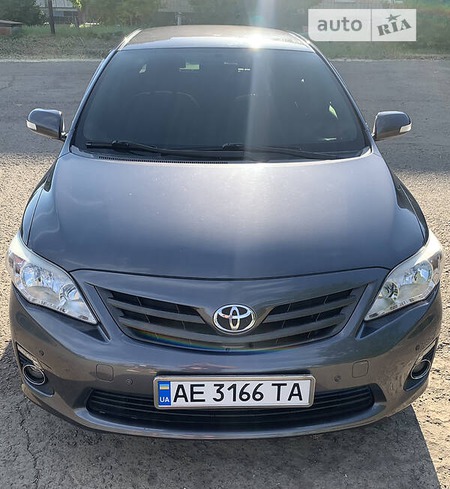 Toyota Corolla 2012  випуску Дніпро з двигуном 1.6 л  седан автомат за 11600 долл. 