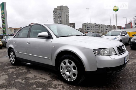 Audi A4 Limousine 2002  випуску Львів з двигуном 2.5 л дизель седан механіка за 4500 долл. 