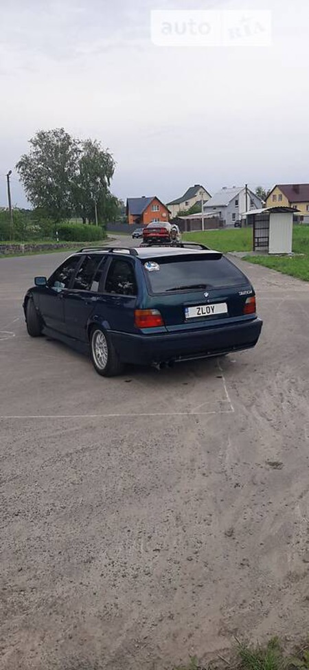BMW 320 1995  випуску Луцьк з двигуном 0 л бензин універсал механіка за 2500 долл. 