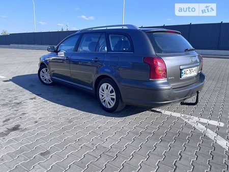 Toyota Avensis 2006  випуску Луцьк з двигуном 2 л бензин універсал  за 5550 долл. 