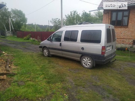 Citroen Jumpy 2006  випуску Львів з двигуном 2 л дизель мінівен механіка за 4999 долл. 