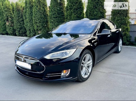 Tesla S 2015  випуску Тернопіль з двигуном 0 л електро хэтчбек автомат за 34800 долл. 