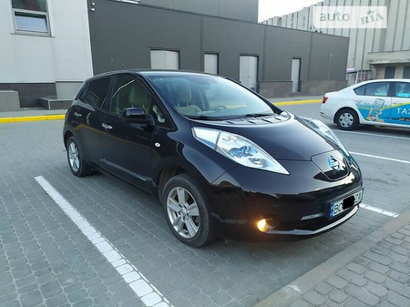 Nissan Leaf 2012  випуску Львів з двигуном 0 л електро хэтчбек автомат за 9900 долл. 