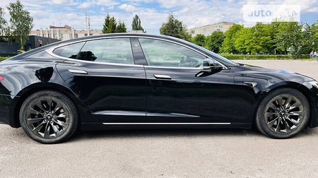 Tesla S 2016  випуску Київ з двигуном 0 л електро ліфтбек  за 47000 долл. 