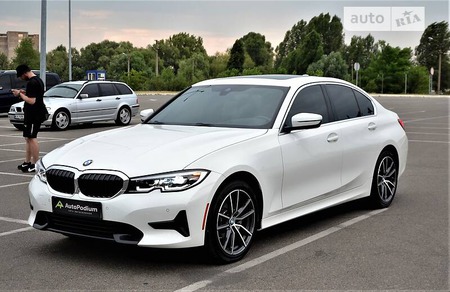 BMW 330 2019  випуску Київ з двигуном 2 л бензин седан автомат за 35999 долл. 