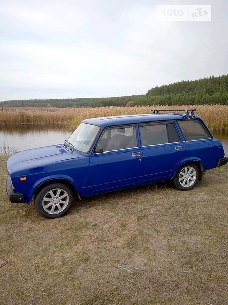 Lada 2104 2004  випуску Харків з двигуном 1.5 л  універсал механіка за 1800 долл. 