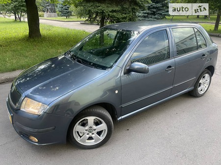 Skoda Fabia 2006  випуску Рівне з двигуном 1.4 л дизель хэтчбек механіка за 3799 долл. 