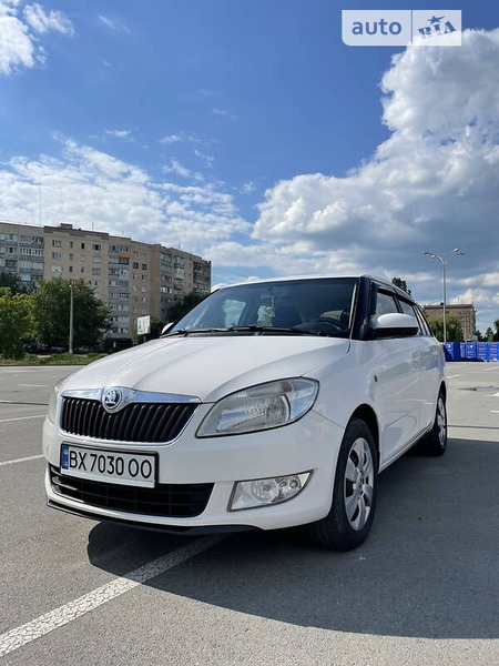 Skoda Fabia 2014  випуску Хмельницький з двигуном 1.6 л дизель універсал механіка за 8699 долл. 