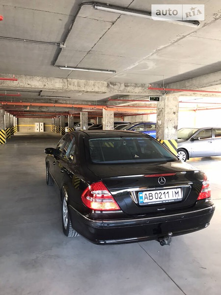 Mercedes-Benz E 270 2002  випуску Вінниця з двигуном 2.7 л дизель седан автомат за 7699 долл. 