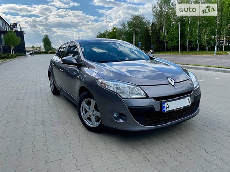 Renault Megane 2010  випуску Київ з двигуном 1.5 л дизель хэтчбек механіка за 7700 долл. 