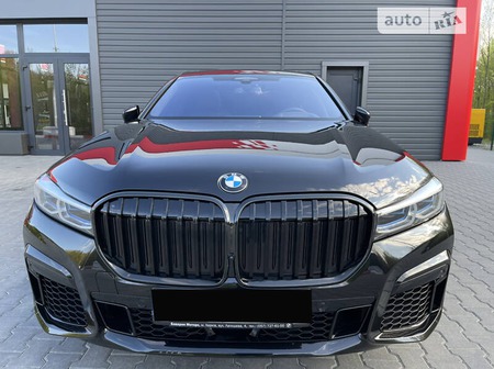 BMW 760 2020  випуску Чернівці з двигуном 6.6 л бензин седан автомат за 117500 долл. 