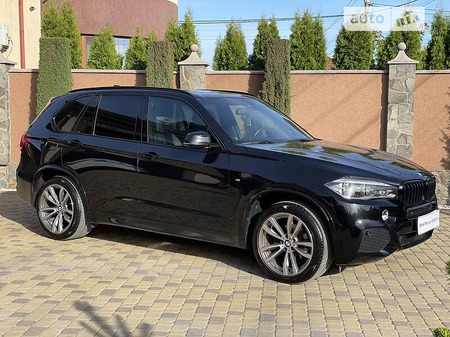 BMW X5 2014  випуску Чернівці з двигуном 3 л дизель позашляховик автомат за 32500 долл. 