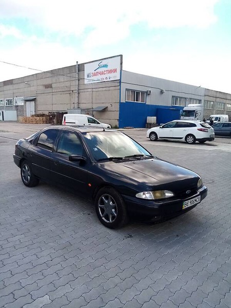 Ford Mondeo 1995  випуску Львів з двигуном 1.6 л  хэтчбек механіка за 2999 долл. 