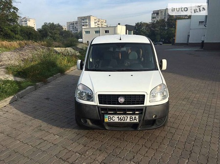 Fiat Doblo 2009  випуску Львів з двигуном 1.3 л дизель мінівен механіка за 5100 долл. 