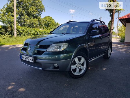 Mitsubishi Outlander 2006  випуску Харків з двигуном 2.4 л  позашляховик автомат за 8000 долл. 