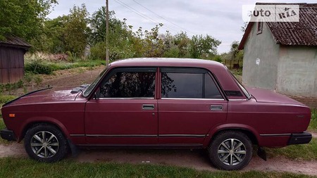 Lada 2107 2004  випуску Львів з двигуном 1.5 л бензин седан механіка за 1200 долл. 