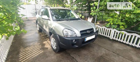 Hyundai Tucson 2008  випуску Одеса з двигуном 2 л бензин позашляховик механіка за 7950 долл. 