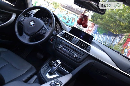 BMW 328 2013  випуску Харків з двигуном 2.8 л бензин седан автомат за 15300 долл. 