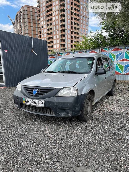 Dacia Logan 2008  випуску Київ з двигуном 0 л бензин універсал механіка за 3000 долл. 