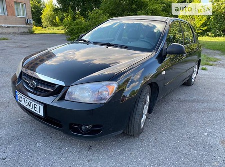 KIA Cerato 2005  випуску Хмельницький з двигуном 1.6 л  хэтчбек механіка за 5100 долл. 