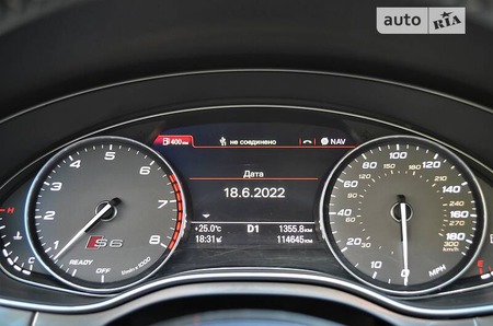 Audi S6 2015  випуску Київ з двигуном 4 л бензин седан автомат за 35500 долл. 