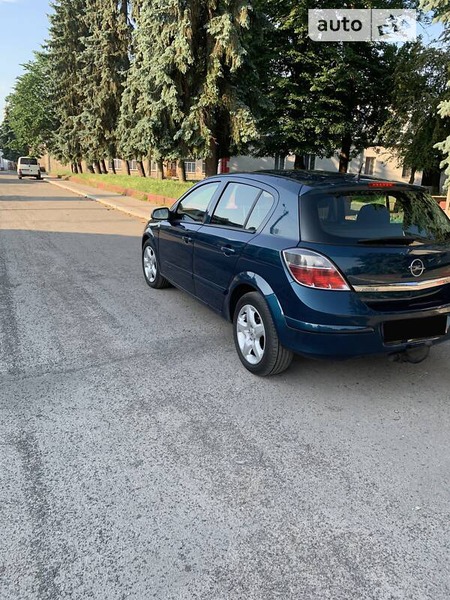 Opel Astra 2007  випуску Рівне з двигуном 0 л бензин хэтчбек механіка за 5699 долл. 