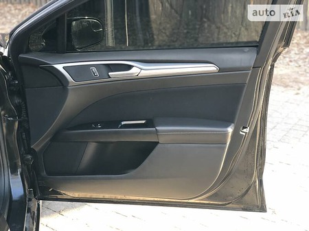 Ford Fusion 2015  випуску Чернівці з двигуном 2.5 л бензин седан автомат за 9800 долл. 