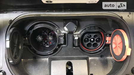 Nissan Leaf 2021  випуску Рівне з двигуном 0 л електро хэтчбек автомат за 29600 долл. 