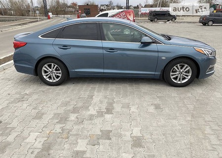 Hyundai Sonata 2015  випуску Вінниця з двигуном 2.4 л бензин седан автомат за 10500 долл. 