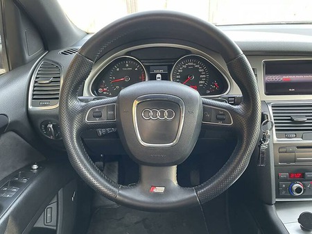 Audi Q7 2011  випуску Кропивницький з двигуном 4.2 л дизель позашляховик автомат за 28600 долл. 