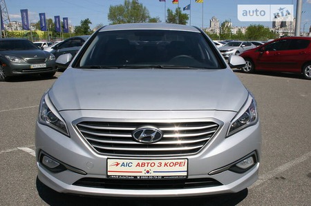 Hyundai Sonata 2015  випуску Київ з двигуном 2 л газ седан автомат за 7490 долл. 