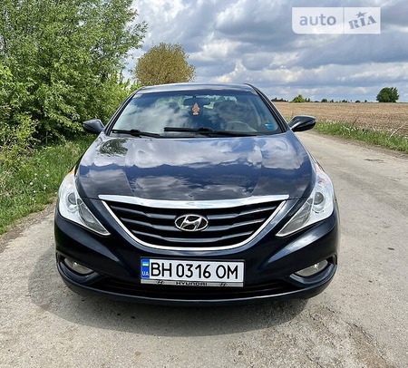 Hyundai Sonata 2012  випуску Хмельницький з двигуном 2.4 л бензин седан автомат за 9800 долл. 