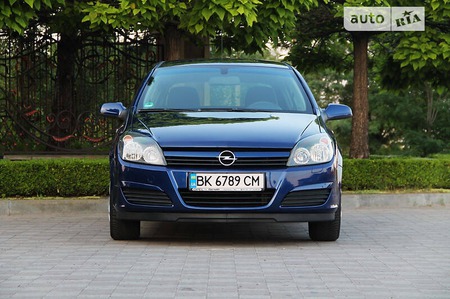 Opel Astra 2005  випуску Рівне з двигуном 1.6 л бензин хэтчбек механіка за 3850 долл. 