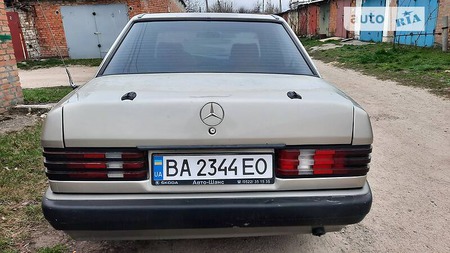 Mercedes-Benz 190 1989  випуску Кропивницький з двигуном 0 л  седан автомат за 2700 долл. 