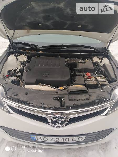 Toyota Avalon 2015  випуску Тернопіль з двигуном 3.5 л бензин седан  за 18100 долл. 