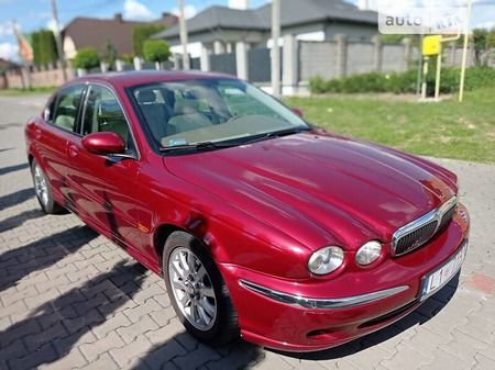 Jaguar X-Type 2003  випуску Луцьк з двигуном 2.5 л  седан автомат за 3900 долл. 