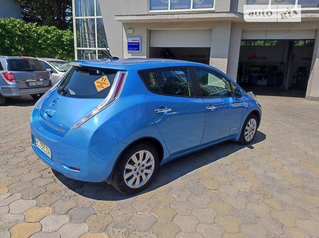 Nissan Leaf 2014  випуску Чернівці з двигуном 0 л електро седан автомат за 12200 долл. 