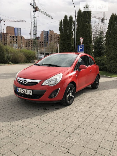 Opel Corsa 2011  випуску Івано-Франківськ з двигуном 1.2 л бензин купе автомат за 5200 долл. 