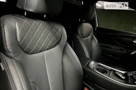 Hyundai Santa Fe 2020  випуску Одеса з двигуном 2.2 л дизель позашляховик автомат за 43000 долл. 