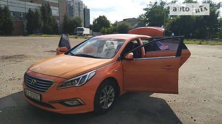 Hyundai Sonata 2016  випуску Київ з двигуном 2 л газ седан автомат за 5900 долл. 