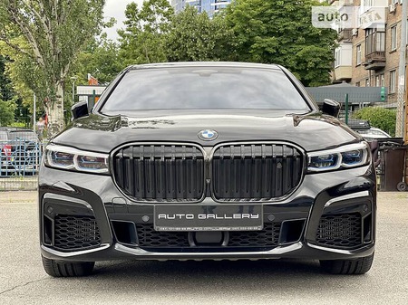 BMW 760 2021  випуску Київ з двигуном 6.6 л бензин седан автомат за 99999 долл. 