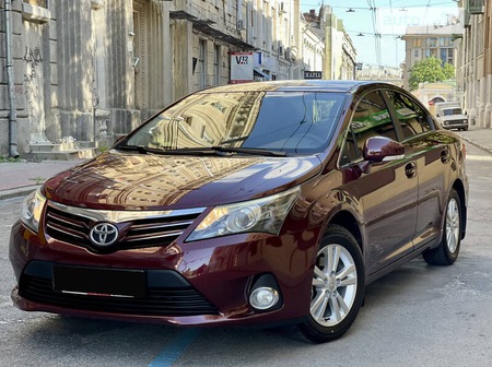 Toyota Avensis 2012  випуску Харків з двигуном 1.8 л бензин седан автомат за 10500 долл. 
